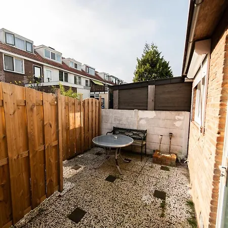 Feriehus Tiny House Zaandam, Tranquility And Easy Connection *